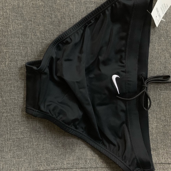 Nike Women’s Size 4 Athletic 2-Piece Swimsuit - Picture 3 of 6
